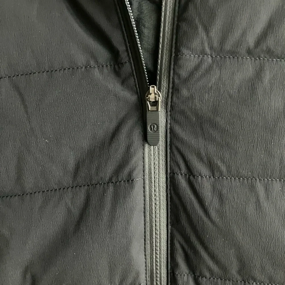 Lululemon Down For It All Jacket (Size 6) NWT - Picture 7 of 16